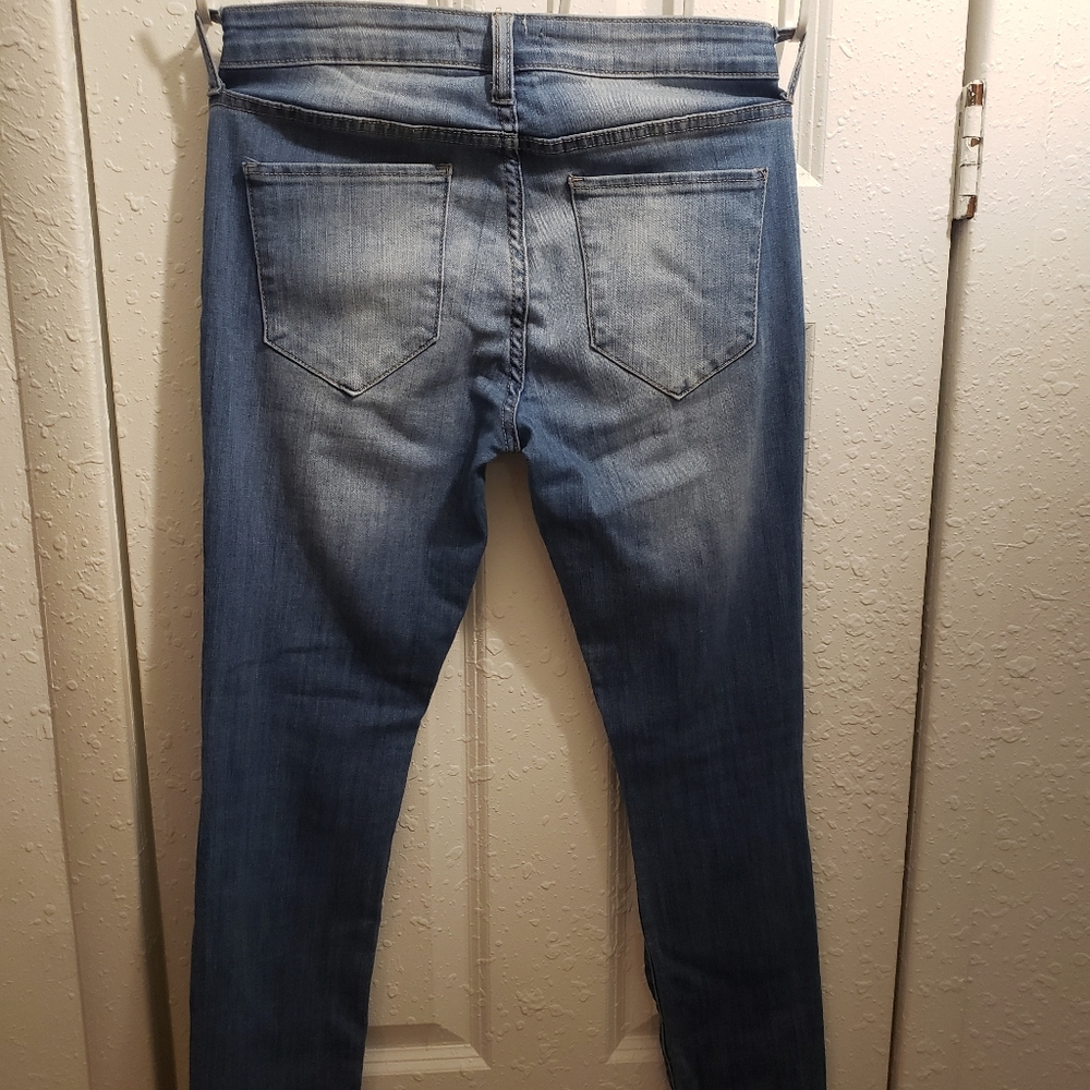 Ripped Jeans-Mid Rise - Picture 3 of 3